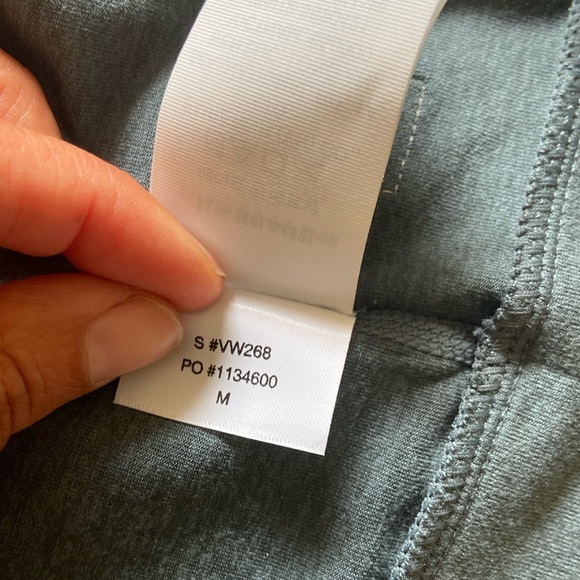 Vuori Halo Performance Hoodie 2.0, Size M. - Picture 5 of 8